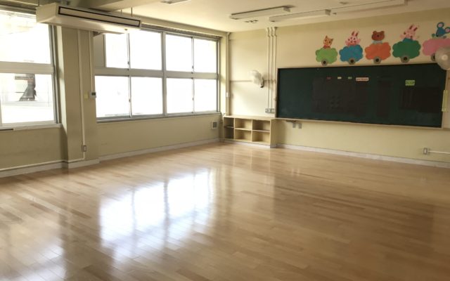 小学校教室床張替工事